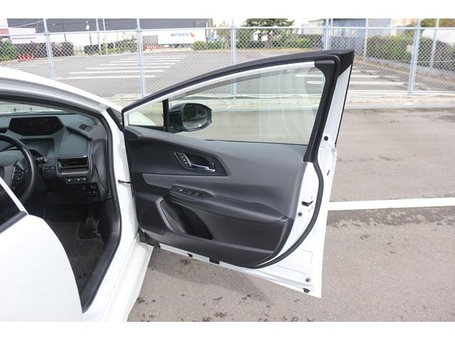 プリウス Ｚ　禁煙車　パノラマルーフ　モデリスタエアロ　トヨタセーフティセンス　純正１２．３型ナビ　フルセグ　バックカメラ　電動Ｒゲート　黒革シート　レーダークルーズ　衝突軽減　ＥＴＣ　パワーシート　シートヒーター（30枚目）