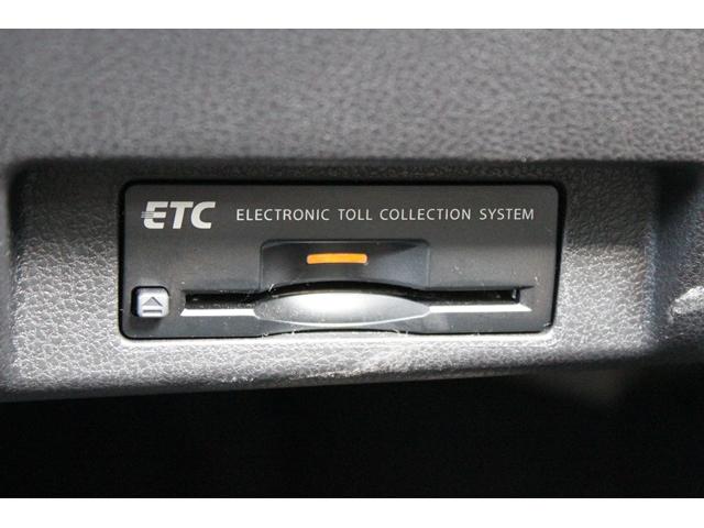 リーフ G 禁煙車 ツートンカラー 純正ナビ 全周囲カメラ フルセグTV プロパイロット 衝突軽減ブレーキ レーダークルーズ シートヒーター 社外アルミホイール LEDライト ETC Bluetooth接続(7枚目)