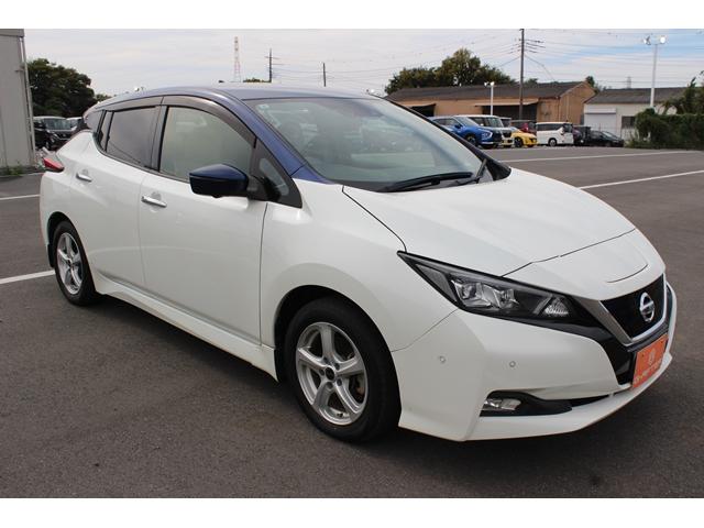 リーフ G 禁煙車 ツートンカラー 純正ナビ 全周囲カメラ フルセグTV プロパイロット 衝突軽減ブレーキ レーダークルーズ シートヒーター 社外アルミホイール LEDライト ETC Bluetooth接続(9枚目)