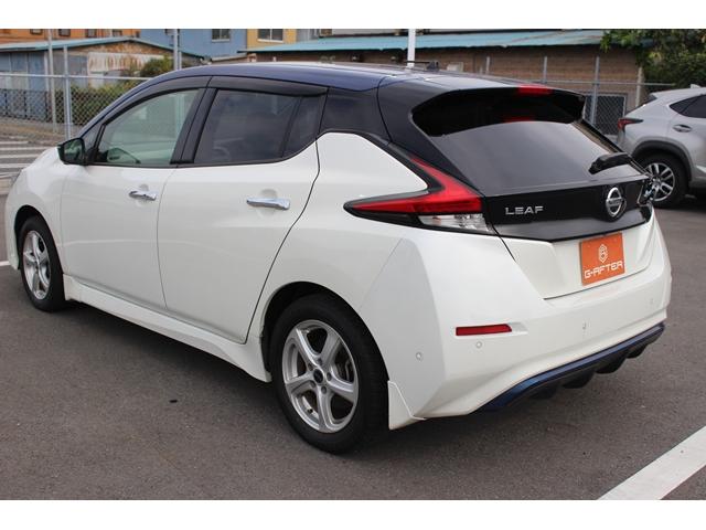 リーフ G 禁煙車 ツートンカラー 純正ナビ 全周囲カメラ フルセグTV プロパイロット 衝突軽減ブレーキ レーダークルーズ シートヒーター 社外アルミホイール LEDライト ETC Bluetooth接続(13枚目)