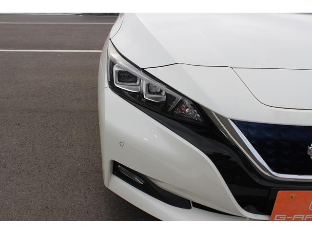 リーフ G 禁煙車 ツートンカラー 純正ナビ 全周囲カメラ フルセグTV プロパイロット 衝突軽減ブレーキ レーダークルーズ シートヒーター 社外アルミホイール LEDライト ETC Bluetooth接続(16枚目)