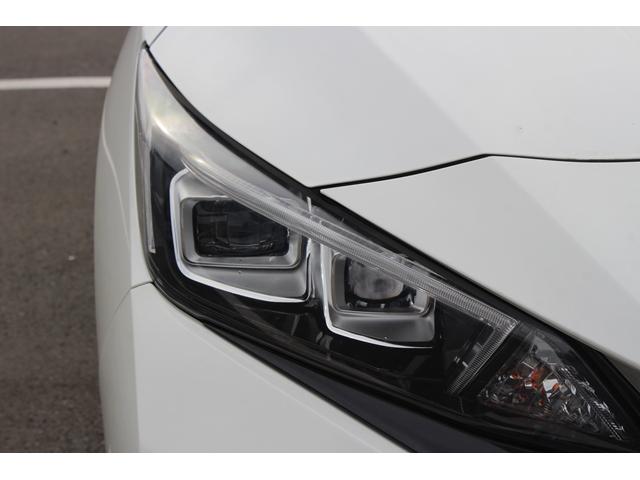 リーフ G 禁煙車 ツートンカラー 純正ナビ 全周囲カメラ フルセグTV プロパイロット 衝突軽減ブレーキ レーダークルーズ シートヒーター 社外アルミホイール LEDライト ETC Bluetooth接続(17枚目)
