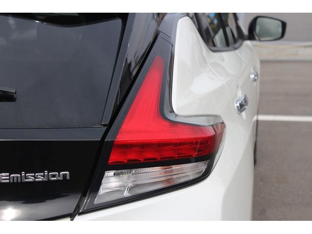 リーフ G 禁煙車 ツートンカラー 純正ナビ 全周囲カメラ フルセグTV プロパイロット 衝突軽減ブレーキ レーダークルーズ シートヒーター 社外アルミホイール LEDライト ETC Bluetooth接続(20枚目)