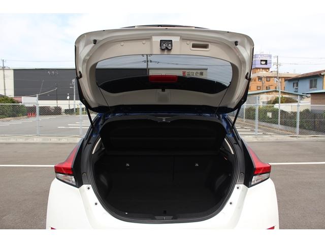 リーフ G 禁煙車 ツートンカラー 純正ナビ 全周囲カメラ フルセグTV プロパイロット 衝突軽減ブレーキ レーダークルーズ シートヒーター 社外アルミホイール LEDライト ETC Bluetooth接続(34枚目)