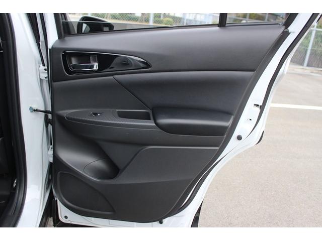 エクリプスクロスPHEV P 禁煙車 純正8型ナビ フルセグTV 全周囲カメラ 衝突軽減 レーダクルーズ シートヒーター ハーフレザーシート LEDヘッドライト パワーシート 純正18AW スマートキー アイドリングストップ(37枚目)