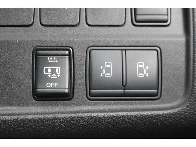 セレナ ｅ－パワー　オーテック　スポーツスペック　禁煙車　革シート　インジェリテントルームミラー　純正１０型ナビ　フルセグ　全周囲カメラ　両側電動　プロパイロット　衝突軽減　レーダークルーズ　ＬＥＤヘッドライト　社外１７ＡＷ　スマートキー　ＡＢＳ（6枚目）