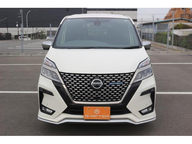 セレナ ｅ－パワー　オーテック　スポーツスペック　禁煙車　革シート　インジェリテントルームミラー　純正１０型ナビ　フルセグ　全周囲カメラ　両側電動　プロパイロット　衝突軽減　レーダークルーズ　ＬＥＤヘッドライト　社外１７ＡＷ　スマートキー　ＡＢＳ（8枚目）