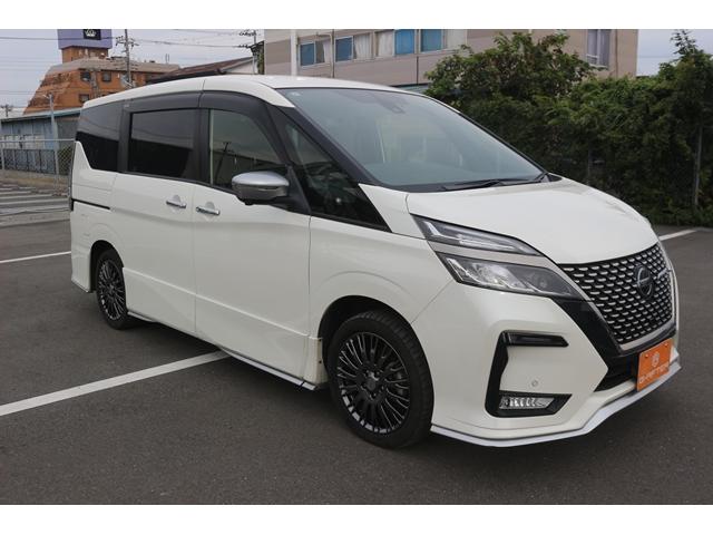 セレナ ｅ－パワー　オーテック　スポーツスペック　禁煙車　革シート　インジェリテントルームミラー　純正１０型ナビ　フルセグ　全周囲カメラ　両側電動　プロパイロット　衝突軽減　レーダークルーズ　ＬＥＤヘッドライト　社外１７ＡＷ　スマートキー　ＡＢＳ（9枚目）