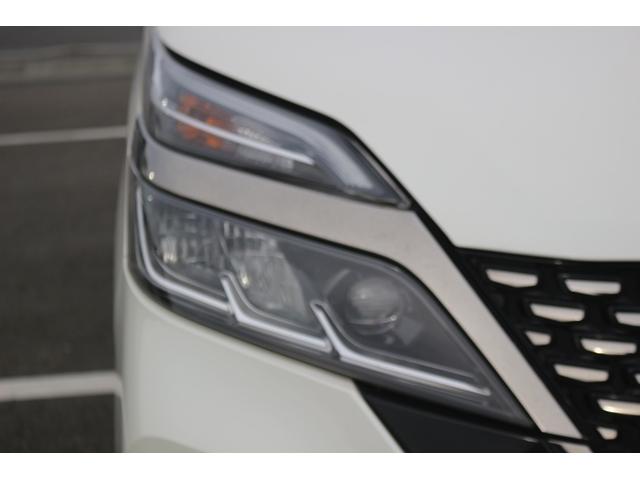 セレナ ｅ－パワー　オーテック　スポーツスペック　禁煙車　革シート　インジェリテントルームミラー　純正１０型ナビ　フルセグ　全周囲カメラ　両側電動　プロパイロット　衝突軽減　レーダークルーズ　ＬＥＤヘッドライト　社外１７ＡＷ　スマートキー　ＡＢＳ（17枚目）