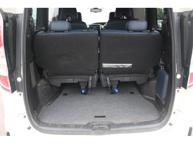 セレナ ｅ－パワー　オーテック　スポーツスペック　禁煙車　革シート　インジェリテントルームミラー　純正１０型ナビ　フルセグ　全周囲カメラ　両側電動　プロパイロット　衝突軽減　レーダークルーズ　ＬＥＤヘッドライト　社外１７ＡＷ　スマートキー　ＡＢＳ（31枚目）