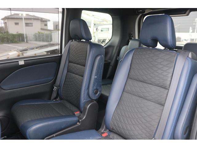 セレナ ｅ－パワー　オーテック　スポーツスペック　禁煙車　革シート　インジェリテントルームミラー　純正１０型ナビ　フルセグ　全周囲カメラ　両側電動　プロパイロット　衝突軽減　レーダークルーズ　ＬＥＤヘッドライト　社外１７ＡＷ　スマートキー　ＡＢＳ（35枚目）