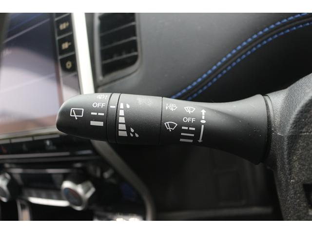 セレナ ｅ－パワー　オーテック　スポーツスペック　禁煙車　革シート　インジェリテントルームミラー　純正１０型ナビ　フルセグ　全周囲カメラ　両側電動　プロパイロット　衝突軽減　レーダークルーズ　ＬＥＤヘッドライト　社外１７ＡＷ　スマートキー　ＡＢＳ（42枚目）