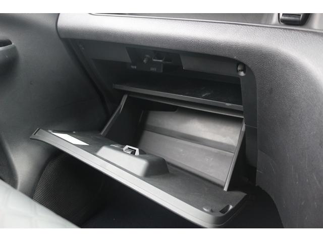 セレナ ｅ－パワー　オーテック　スポーツスペック　禁煙車　革シート　インジェリテントルームミラー　純正１０型ナビ　フルセグ　全周囲カメラ　両側電動　プロパイロット　衝突軽減　レーダークルーズ　ＬＥＤヘッドライト　社外１７ＡＷ　スマートキー　ＡＢＳ（59枚目）