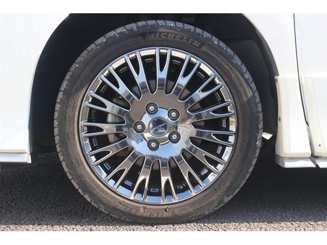 セレナ ｅ－パワー　オーテック　スポーツスペック　禁煙車　革シート　インジェリテントルームミラー　純正１０型ナビ　フルセグ　全周囲カメラ　両側電動　プロパイロット　衝突軽減　レーダークルーズ　ＬＥＤヘッドライト　社外１７ＡＷ　スマートキー　ＡＢＳ（75枚目）