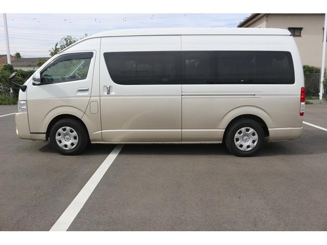 ハイエースワゴン グランドキャビン 禁煙車 トヨタセーフティセンス ナビ フルセグ バックカメラ 電動スライドドア 衝突軽減 LEDヘッドライト ETC 10人乗り Bluetooth DVD再生 レーンディパーチャーアラート ABS(11枚目)
