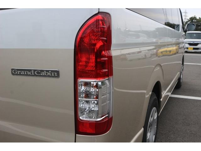 ハイエースワゴン グランドキャビン 禁煙車 トヨタセーフティセンス ナビ フルセグ バックカメラ 電動スライドドア 衝突軽減 LEDヘッドライト ETC 10人乗り Bluetooth DVD再生 レーンディパーチャーアラート ABS(13枚目)