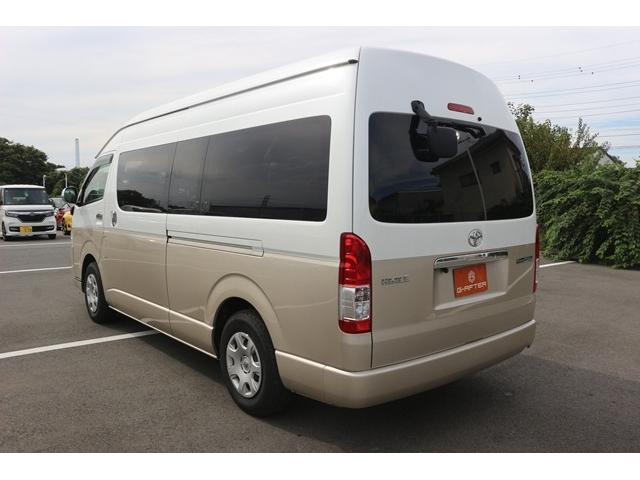 ハイエースワゴン グランドキャビン 禁煙車 トヨタセーフティセンス ナビ フルセグ バックカメラ 電動スライドドア 衝突軽減 LEDヘッドライト ETC 10人乗り Bluetooth DVD再生 レーンディパーチャーアラート ABS(27枚目)