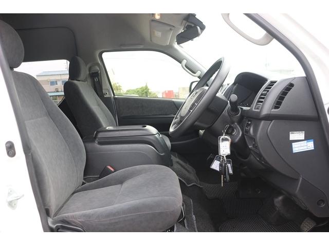 ハイエースワゴン グランドキャビン 禁煙車 トヨタセーフティセンス ナビ フルセグ バックカメラ 電動スライドドア 衝突軽減 LEDヘッドライト ETC 10人乗り Bluetooth DVD再生 レーンディパーチャーアラート ABS(39枚目)