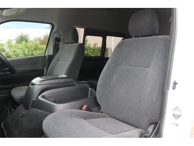 ハイエースワゴン グランドキャビン 禁煙車 トヨタセーフティセンス ナビ フルセグ バックカメラ 電動スライドドア 衝突軽減 LEDヘッドライト ETC 10人乗り Bluetooth DVD再生 レーンディパーチャーアラート ABS(42枚目)
