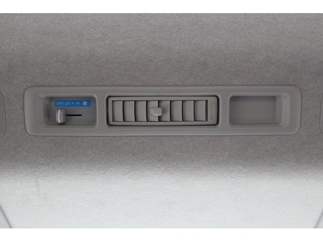 ハイエースワゴン グランドキャビン 禁煙車 トヨタセーフティセンス ナビ フルセグ バックカメラ 電動スライドドア 衝突軽減 LEDヘッドライト ETC 10人乗り Bluetooth DVD再生 レーンディパーチャーアラート ABS(44枚目)