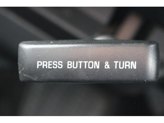 ハイエースワゴン グランドキャビン 禁煙車 トヨタセーフティセンス ナビ フルセグ バックカメラ 電動スライドドア 衝突軽減 LEDヘッドライト ETC 10人乗り Bluetooth DVD再生 レーンディパーチャーアラート ABS(61枚目)