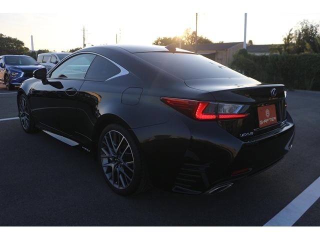 RC RC300h Fスポーツ 禁煙車 サンルーフ OP角型3眼LEDヘッドライト 赤革シート メーカーナビ フルセグ バックカメラ ベンチレーション シートヒーター ブラインドスポットモニター レ-ダ-クル-ズコントロ-ル ETC(13枚目)