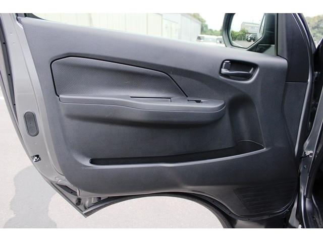 ＮＶ３５０キャラバンバン 　禁煙車　ワンオーナー　ナビ　フルセグ　アラウンドビューモニター　ＥＴＣ　エマ－ジェンシ－ブレ－キ　Ｂｌｕｅｔｏｏｔｈ　デジタルインナーミラー　バックカメラ　両側スライドドア　マニュアルモ－ドＡＴ（43枚目）