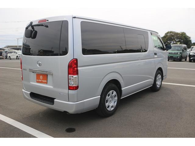 ハイエースバン DX GLパッケージ 純正ナビ フルセグ バックカメラ 衝突軽減ブレーキ Bluetooth接続 トヨタセーフティセンス リアクーラー ヒーター オートハイビーム ETC キーレス 片側スライドドア マニュアルモード付AT(12枚目)