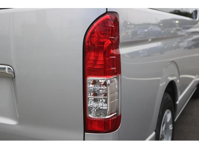 ハイエースバン DX GLパッケージ 純正ナビ フルセグ バックカメラ 衝突軽減ブレーキ Bluetooth接続 トヨタセーフティセンス リアクーラー ヒーター オートハイビーム ETC キーレス 片側スライドドア マニュアルモード付AT(21枚目)