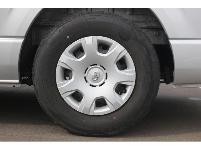 ハイエースバン DX GLパッケージ 純正ナビ フルセグ バックカメラ 衝突軽減ブレーキ Bluetooth接続 トヨタセーフティセンス リアクーラー ヒーター オートハイビーム ETC キーレス 片側スライドドア マニュアルモード付AT(27枚目)