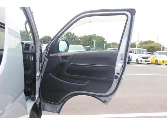 ハイエースバン DX GLパッケージ 純正ナビ フルセグ バックカメラ 衝突軽減ブレーキ Bluetooth接続 トヨタセーフティセンス リアクーラー ヒーター オートハイビーム ETC キーレス 片側スライドドア マニュアルモード付AT(29枚目)