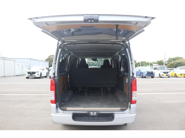 ハイエースバン DX GLパッケージ 純正ナビ フルセグ バックカメラ 衝突軽減ブレーキ Bluetooth接続 トヨタセーフティセンス リアクーラー ヒーター オートハイビーム ETC キーレス 片側スライドドア マニュアルモード付AT(30枚目)