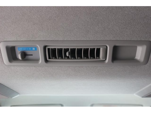 ハイエースバン DX GLパッケージ 純正ナビ フルセグ バックカメラ 衝突軽減ブレーキ Bluetooth接続 トヨタセーフティセンス リアクーラー ヒーター オートハイビーム ETC キーレス 片側スライドドア マニュアルモード付AT(43枚目)