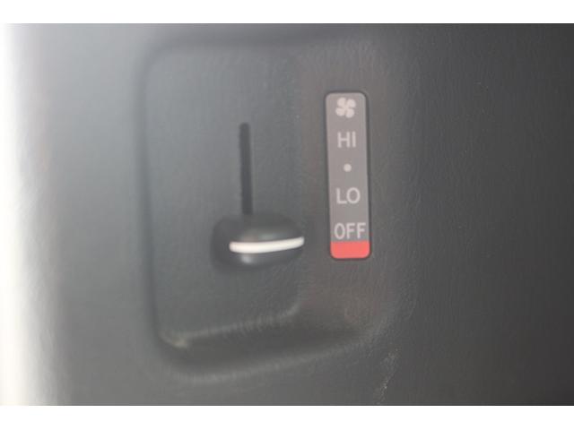 ハイエースバン DX GLパッケージ 純正ナビ フルセグ バックカメラ 衝突軽減ブレーキ Bluetooth接続 トヨタセーフティセンス リアクーラー ヒーター オートハイビーム ETC キーレス 片側スライドドア マニュアルモード付AT(44枚目)