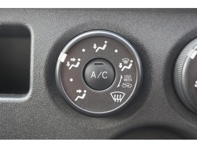 ハイエースバン DX GLパッケージ 純正ナビ フルセグ バックカメラ 衝突軽減ブレーキ Bluetooth接続 トヨタセーフティセンス リアクーラー ヒーター オートハイビーム ETC キーレス 片側スライドドア マニュアルモード付AT(59枚目)