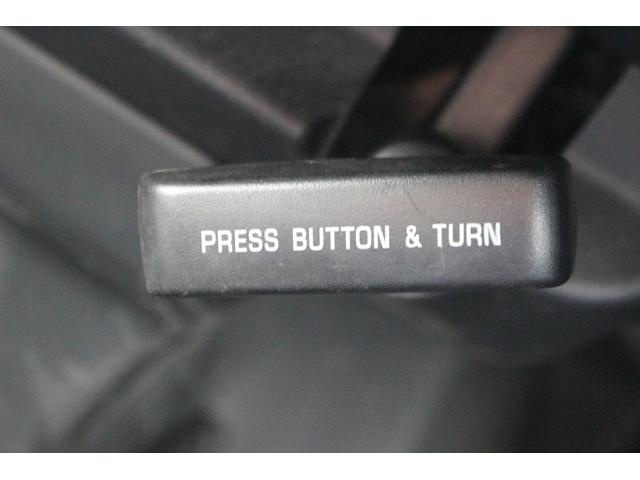 ハイエースバン DX GLパッケージ 純正ナビ フルセグ バックカメラ 衝突軽減ブレーキ Bluetooth接続 トヨタセーフティセンス リアクーラー ヒーター オートハイビーム ETC キーレス 片側スライドドア マニュアルモード付AT(62枚目)