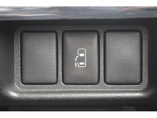 ハイエースワゴン ＧＬ　禁煙車　片側電動スライド　ベッドキット　ファブレス１９ＡＷ　カロッツェリアディスプレイ　バックカメラ　後席モニター　スマートキー　シートカバー　ローダウン車　ＬＥＤヘッドライト　インパネＡＴ　１０人乗（6枚目）