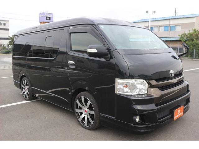 ハイエースワゴン ＧＬ　禁煙車　片側電動スライド　ベッドキット　ファブレス１９ＡＷ　カロッツェリアディスプレイ　バックカメラ　後席モニター　スマートキー　シートカバー　ローダウン車　ＬＥＤヘッドライト　インパネＡＴ　１０人乗（8枚目）