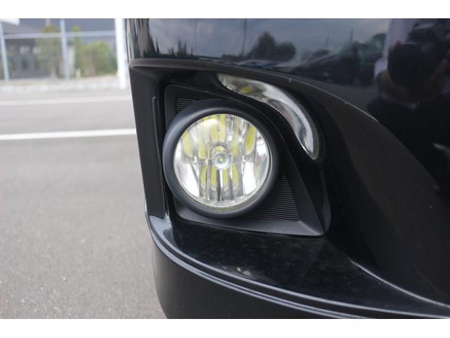 ハイエースワゴン ＧＬ　禁煙車　片側電動スライド　ベッドキット　ファブレス１９ＡＷ　カロッツェリアディスプレイ　バックカメラ　後席モニター　スマートキー　シートカバー　ローダウン車　ＬＥＤヘッドライト　インパネＡＴ　１０人乗（17枚目）