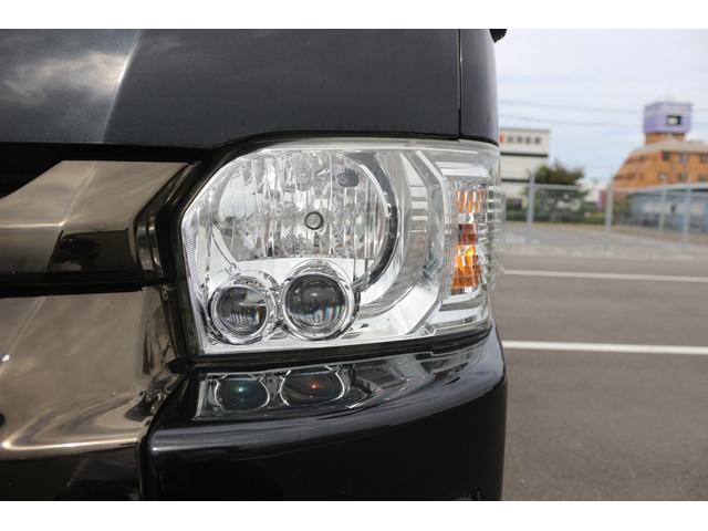 ハイエースワゴン ＧＬ　禁煙車　片側電動スライド　ベッドキット　ファブレス１９ＡＷ　カロッツェリアディスプレイ　バックカメラ　後席モニター　スマートキー　シートカバー　ローダウン車　ＬＥＤヘッドライト　インパネＡＴ　１０人乗（19枚目）