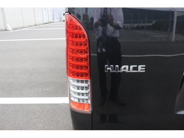 ハイエースワゴン ＧＬ　禁煙車　片側電動スライド　ベッドキット　ファブレス１９ＡＷ　カロッツェリアディスプレイ　バックカメラ　後席モニター　スマートキー　シートカバー　ローダウン車　ＬＥＤヘッドライト　インパネＡＴ　１０人乗（22枚目）