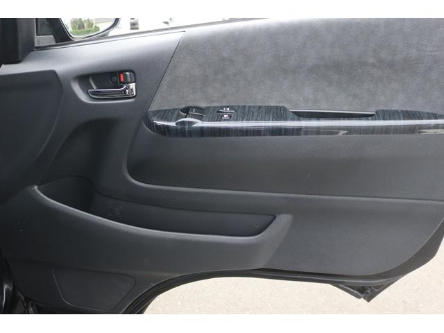 ハイエースワゴン ＧＬ　禁煙車　片側電動スライド　ベッドキット　ファブレス１９ＡＷ　カロッツェリアディスプレイ　バックカメラ　後席モニター　スマートキー　シートカバー　ローダウン車　ＬＥＤヘッドライト　インパネＡＴ　１０人乗（27枚目）