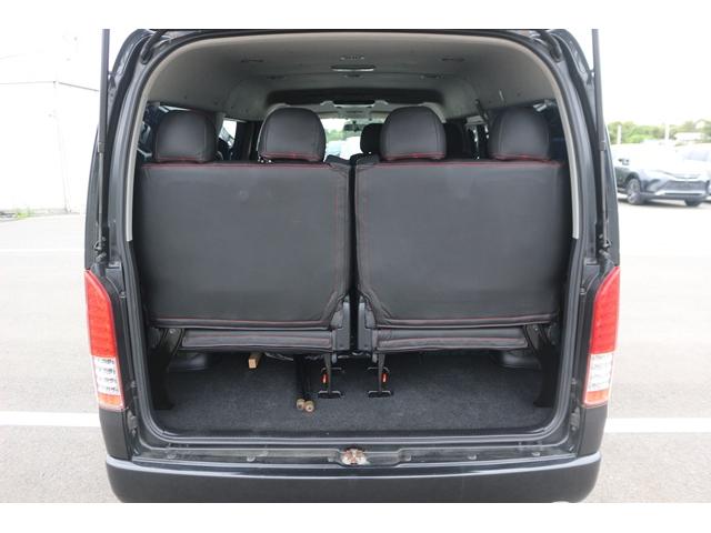 ハイエースワゴン ＧＬ　禁煙車　片側電動スライド　ベッドキット　ファブレス１９ＡＷ　カロッツェリアディスプレイ　バックカメラ　後席モニター　スマートキー　シートカバー　ローダウン車　ＬＥＤヘッドライト　インパネＡＴ　１０人乗（31枚目）