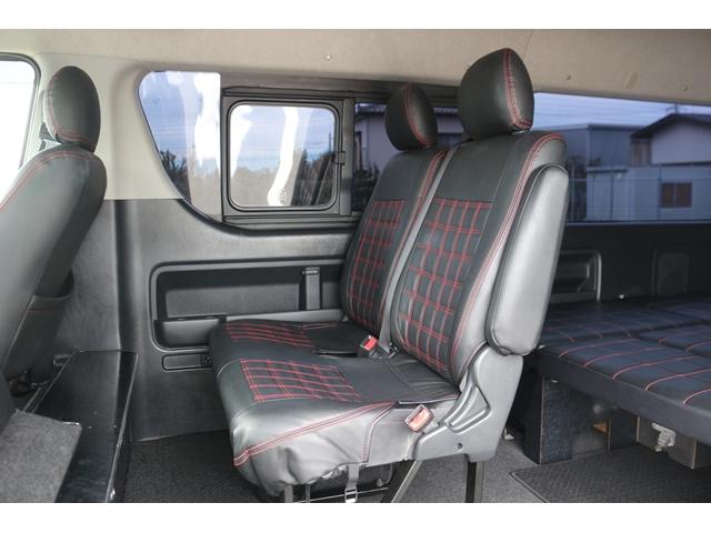 ハイエースワゴン ＧＬ　禁煙車　片側電動スライド　ベッドキット　ファブレス１９ＡＷ　カロッツェリアディスプレイ　バックカメラ　後席モニター　スマートキー　シートカバー　ローダウン車　ＬＥＤヘッドライト　インパネＡＴ　１０人乗（33枚目）