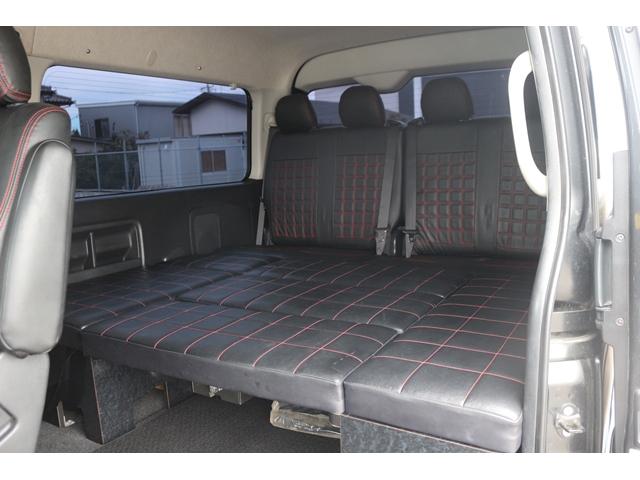ハイエースワゴン ＧＬ　禁煙車　片側電動スライド　ベッドキット　ファブレス１９ＡＷ　カロッツェリアディスプレイ　バックカメラ　後席モニター　スマートキー　シートカバー　ローダウン車　ＬＥＤヘッドライト　インパネＡＴ　１０人乗（35枚目）