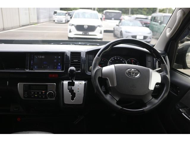 ハイエースワゴン ＧＬ　禁煙車　片側電動スライド　ベッドキット　ファブレス１９ＡＷ　カロッツェリアディスプレイ　バックカメラ　後席モニター　スマートキー　シートカバー　ローダウン車　ＬＥＤヘッドライト　インパネＡＴ　１０人乗（39枚目）