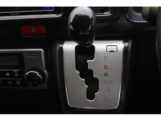 ハイエースワゴン ＧＬ　禁煙車　片側電動スライド　ベッドキット　ファブレス１９ＡＷ　カロッツェリアディスプレイ　バックカメラ　後席モニター　スマートキー　シートカバー　ローダウン車　ＬＥＤヘッドライト　インパネＡＴ　１０人乗（47枚目）