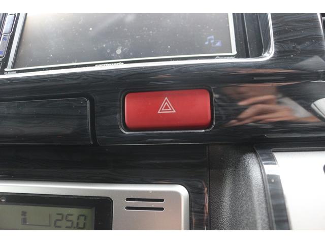 ハイエースワゴン ＧＬ　禁煙車　片側電動スライド　ベッドキット　ファブレス１９ＡＷ　カロッツェリアディスプレイ　バックカメラ　後席モニター　スマートキー　シートカバー　ローダウン車　ＬＥＤヘッドライト　インパネＡＴ　１０人乗（49枚目）