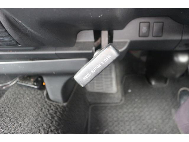 ハイエースワゴン ＧＬ　禁煙車　片側電動スライド　ベッドキット　ファブレス１９ＡＷ　カロッツェリアディスプレイ　バックカメラ　後席モニター　スマートキー　シートカバー　ローダウン車　ＬＥＤヘッドライト　インパネＡＴ　１０人乗（50枚目）