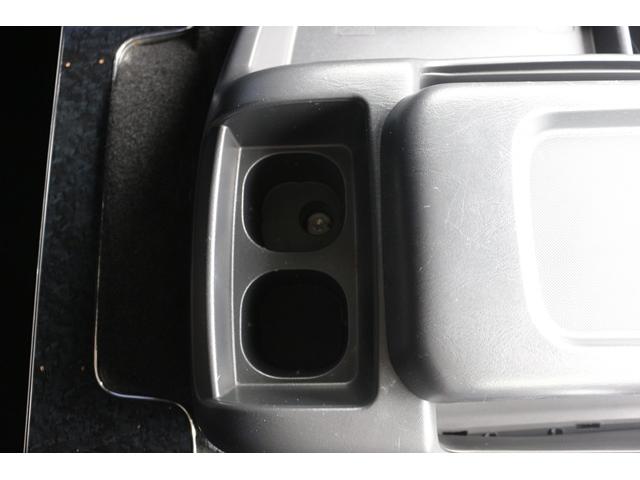 ハイエースワゴン ＧＬ　禁煙車　片側電動スライド　ベッドキット　ファブレス１９ＡＷ　カロッツェリアディスプレイ　バックカメラ　後席モニター　スマートキー　シートカバー　ローダウン車　ＬＥＤヘッドライト　インパネＡＴ　１０人乗（53枚目）